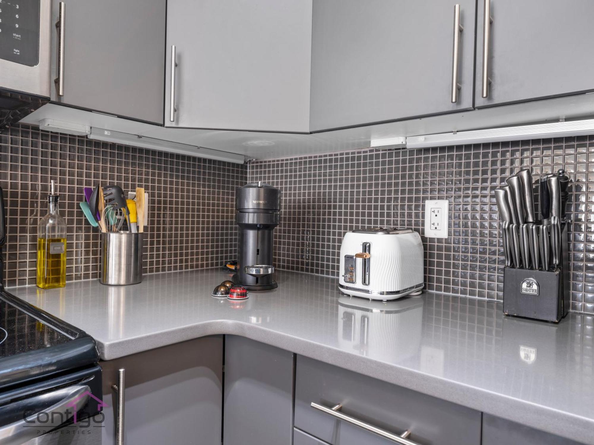 Studio Loft, 2 Bd, Ug Parking, 5 Min To Rogers! Edmonton Exterior foto